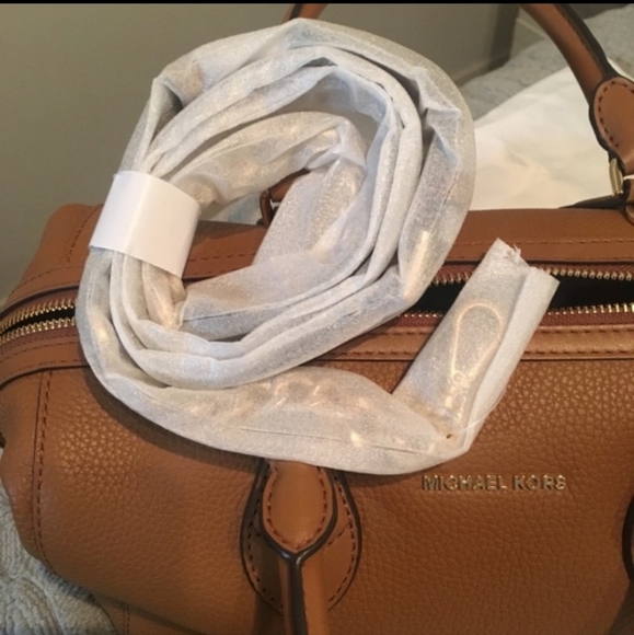 Michael Kors Grayson LG Convertible Satchel Purse NWT - Picture 3 of 6